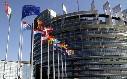 Європейський парламент виступив з вимогою скасувати всі обмеження на застосування західної зброї Україною для завдання ударів по Росії.