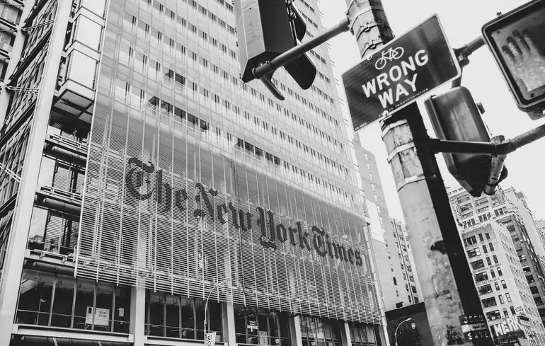 Редакція газети New York Times закликала своїх читачів підтримати Гарріс.